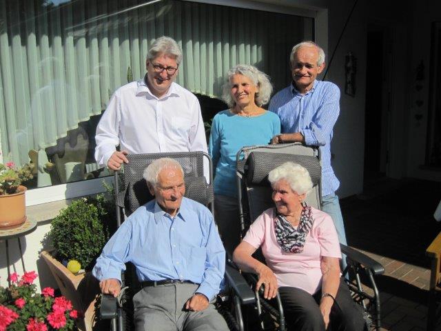 Bürgermeister Barth gratulierte am 25.09.2016 dem Jubilar Herrn Ernst Adam Trümner, Gilserberg, (im Foto mit seiner Familie abgebildet) zum 94. Geburtstag, verbunden mit den besten Wünschen für die Zukunft.