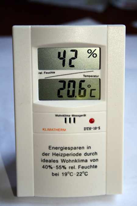 Ein Hygrometer misst die Luftfeuchtigkeit